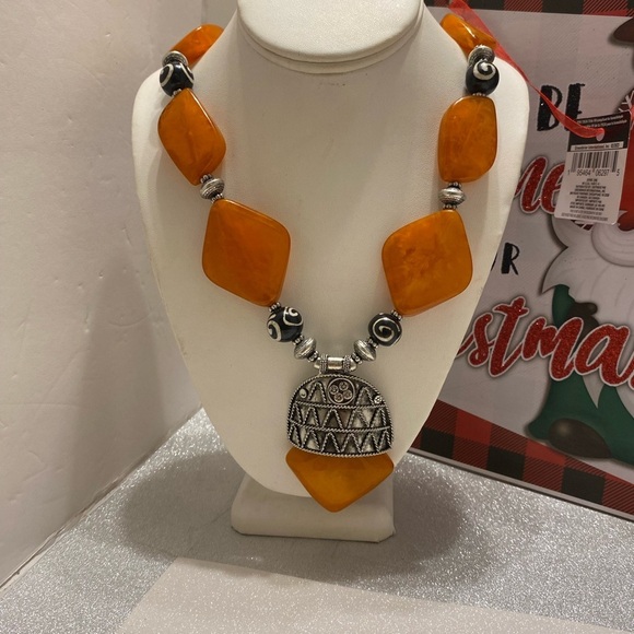 FAMILY STATEMENT NECKLACE - Picture 7 of 7